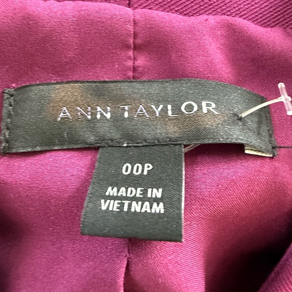 Ann Taylor The Petite Long Collarless Blazer Bi-Stretch Plum Burst 00P new - Picture 9 of 13